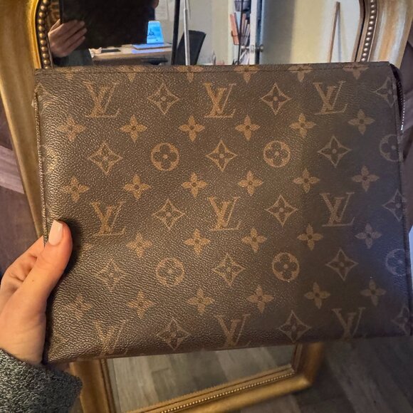 Louis Vuitton Toiletry Clutch - Picture 1 of 2